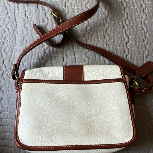 Coach cream pebbled leather shoulder bag - Picture 2 of 16